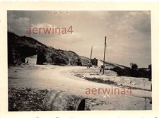 Route menant à l'usine