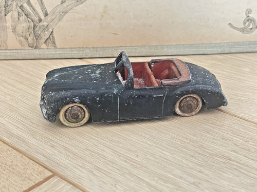 Ancienne voiture miniature - ancienne,