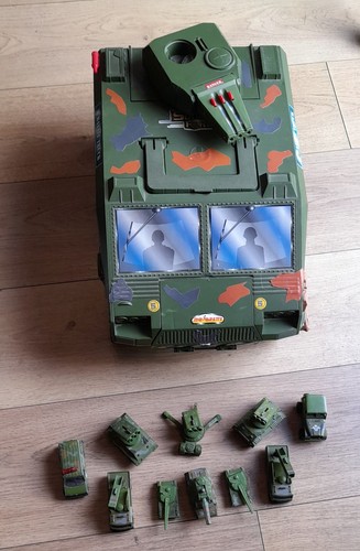 Majorette squad forces battle - majorette,