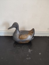 Boite en forme de canard en métal