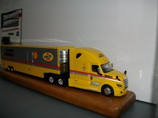 Collection Semi-remorques Américains N°67 Freightliner Cascadia (2016) + revue