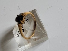 Petite bague ancienne sertie d'une pierre grenat taille 56