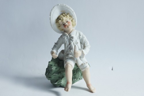 Figurine enfant pêcheur assis - pêcheur,
