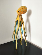Sculpture, statue, résine, animal, pieuvre, poulpe, jaune, bleu, pois, pop art