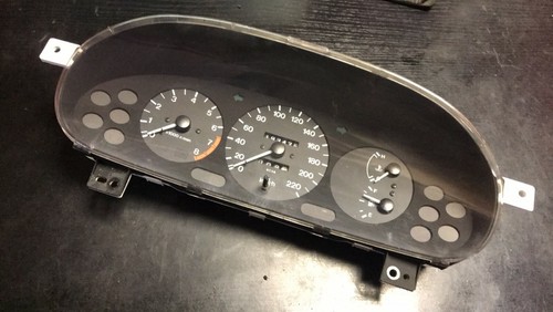 Mazda 323 1994 essence - 1994,
