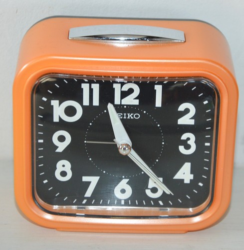 Petit réveil piles horloge - réveil,