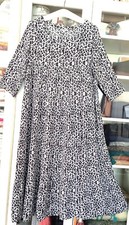 ROBE "FREDA" taille 1 -LONGUE, OVERSIZE, MANCHES 3/4 -FOND BLANC TACHETE DE NOIR