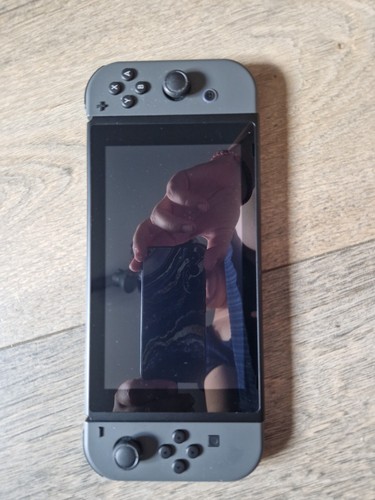Nintendo switch console - 32, go