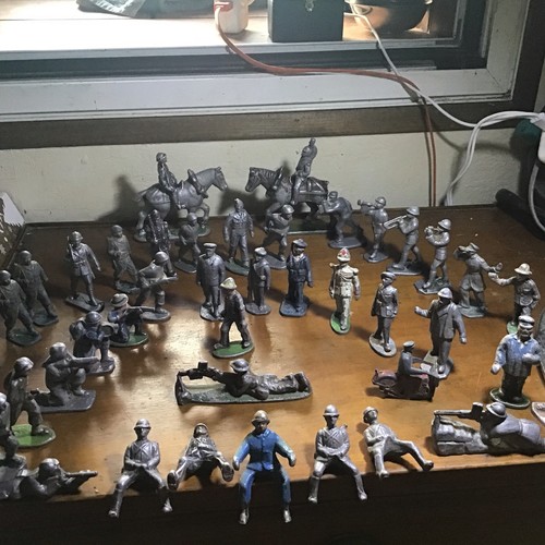 Joli lot soldats plomb - joli,