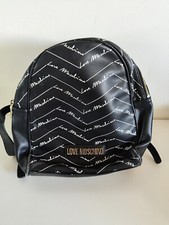 Sac à dos Love Moschino, plusieurs marques d'usures et tâché à l'intérieur