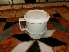 Mug / Tasse vintage TUPPERWARE avec Couvercle  pique nique  0.25 cl- Beige