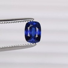 Forme de coussin saphir bleu certifié royal 4,10 ct. Excellent Loose Gemstone
