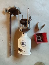 pompe huile collection ancienne loft decoration