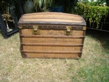 Malle ancienne laitonnée vintage