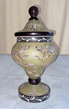 Vase pot couvert opaline décor fleurs en relief