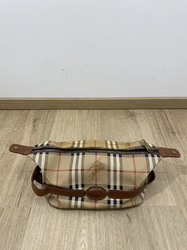 Vanity burberry motif - vanity,