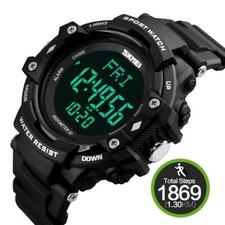 Hommes marchent montre