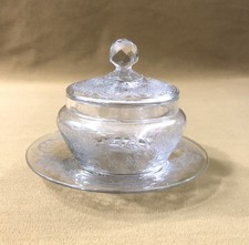 confiturier en cristal de SAINT LOUIS gravure 899 Décor Louis XV gravé à l'acide