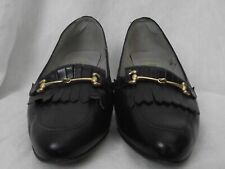 Trotteurs "Debard" en cuir marine à franges de cuir sur le pied.