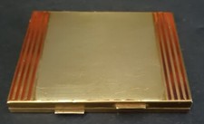 Ancien joli petit poudrier en laiton doré des années 40/50 ( Complet )