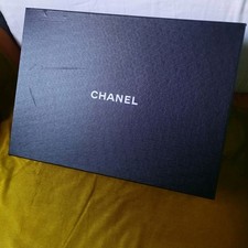 Boite CHANEL vide 37.5x30x13