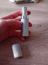 Un vaporisateur de parfum