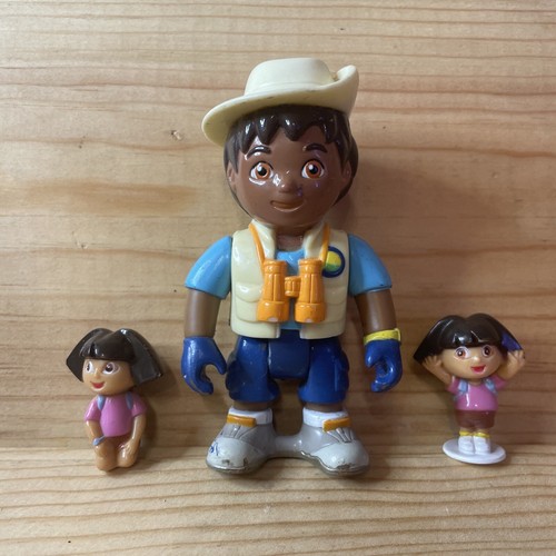 Lot figurines dora - dora,
