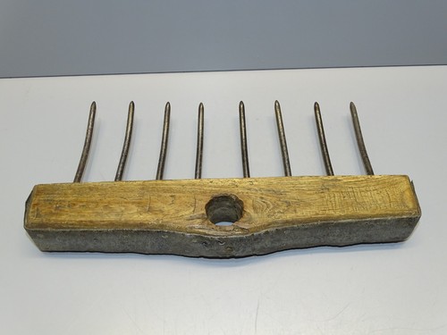 Ancien rateau bois piques - rateau,