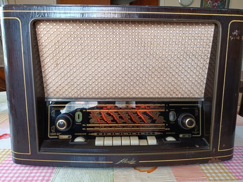 Radio tubes - à,