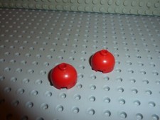 2 x LEGO Red dome top ref 553 / Set 7775/66175/4518/4679/7944/4982/7888/8673
