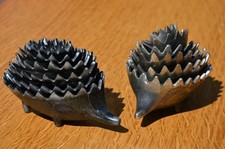 PAIRE DE CENDRIERS GIGOGNE PAR WALTER BOSSE ( 1904-1997 ) COMPLET VERS 1960