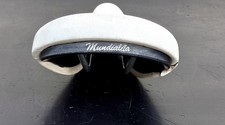 Selle vélo course Italia Mundialita vintage 80s white retro road bike saddle