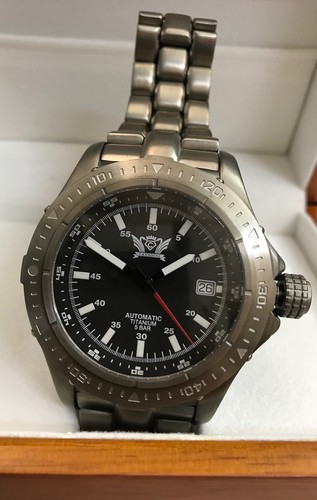 Cavadini montre massif titan - massif,
