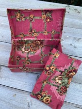 ANCIENNE BOITE COUTURE TISSU + COUSSIN  VINTAGE DECO SHABBY RANGEMENT POUPEE