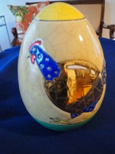 grand oeuf en émaux Longwy: atelier d'art les Récollets: la poule aux oeufs d'or
