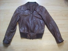 blouson en cuir taille : S (42cm) vintage annee 70