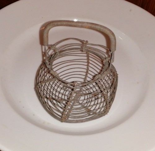 Panier œufs ancien - à,