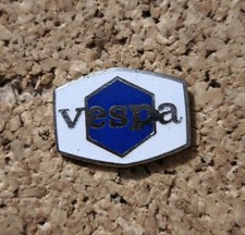 Pin vespa club - pin's,