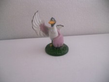 Figurine chicken run pigeon