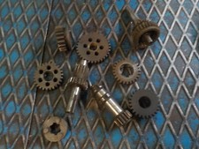 LOT PIGNONS DE BOITE MOTO ANCIENNE CYCLO......