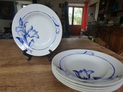 Lot assiettes à - 6,