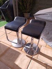 Tabourets de Bar X2 Noir hauteur réglable de 60 à 80 cm.