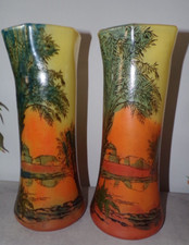 une paire de Grand Vase signé