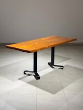 Table Charlotte Perriand pour les arcs