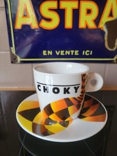 Tasse sous soucoupe - et, sous-tasse