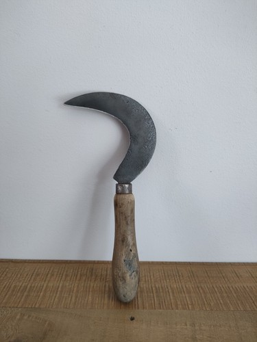 Ancienne petite serpe avec - ancienne,