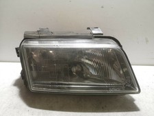 8D0941004E phare droit pour