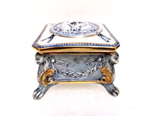 Boite sur pieds en céramique