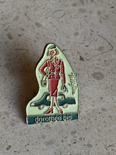 Pin dorothée bis - pin’s,