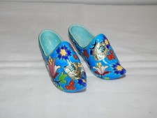 ANCIENNE PAIRE de SABOTS en Faïence de LONGWY émaux Sur FOND BLEU Décor FLORAL